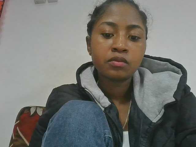 Marinah1a live cam on BongaCams