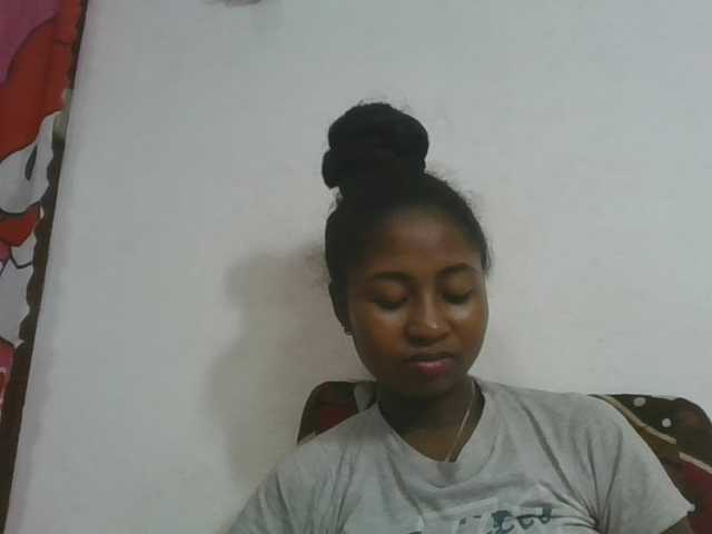 Marinah1a live cam on BongaCams