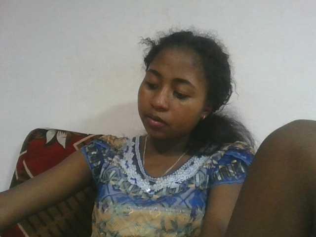 Marinah1a live cam on BongaCams