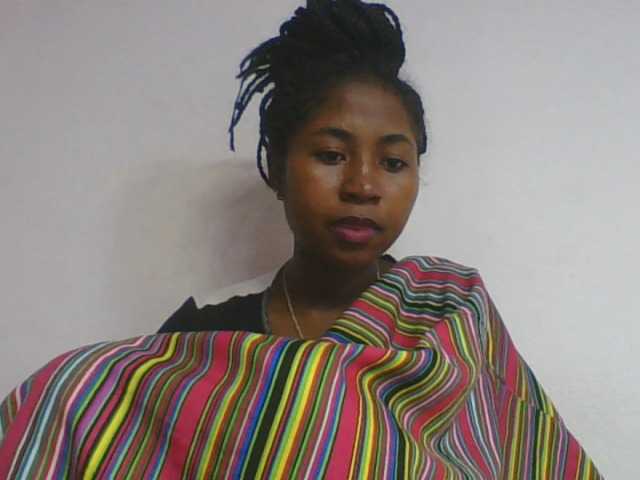 Marinah1a live cam on BongaCams