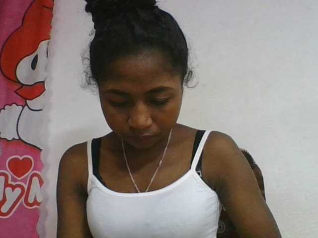Marinah1a live cam on BongaCams