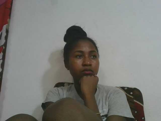 Marinah1a live cam on BongaCams