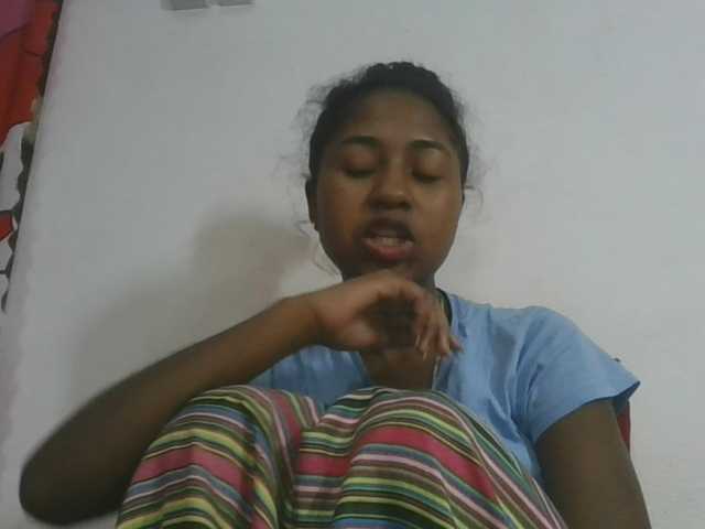 Marinah1a live cam on BongaCams