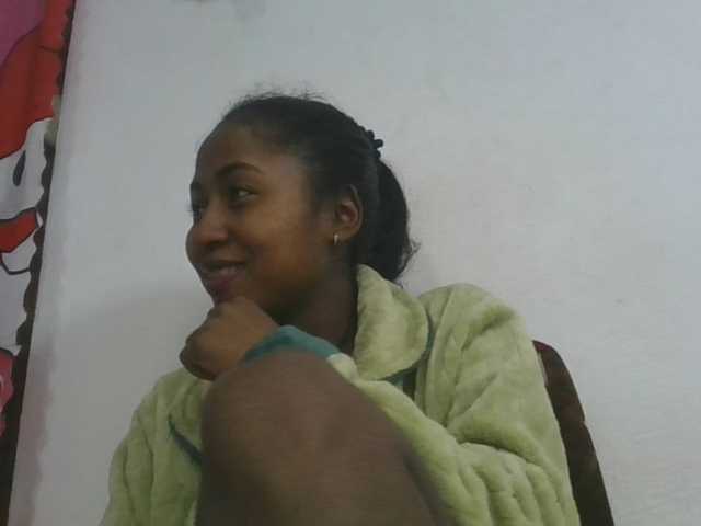 Marinah1a live cam on BongaCams