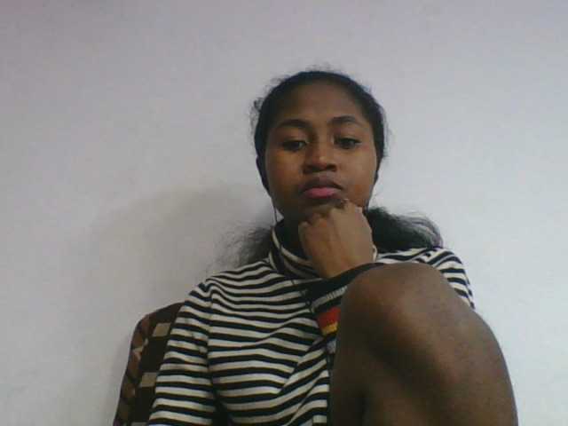 Marinah1a live cam on BongaCams