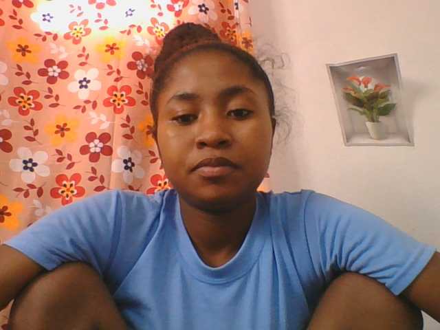 Marinah1a live cam on BongaCams
