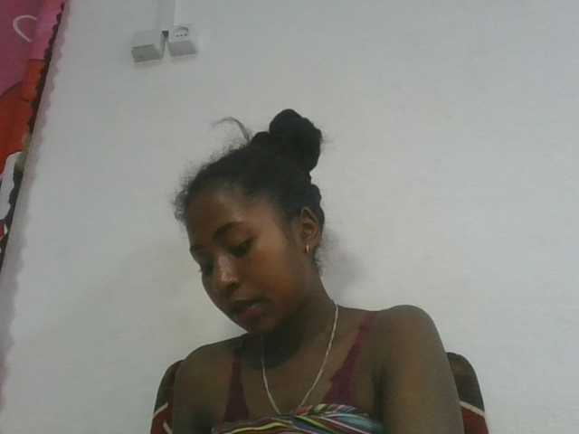 Marinah1a live cam on BongaCams