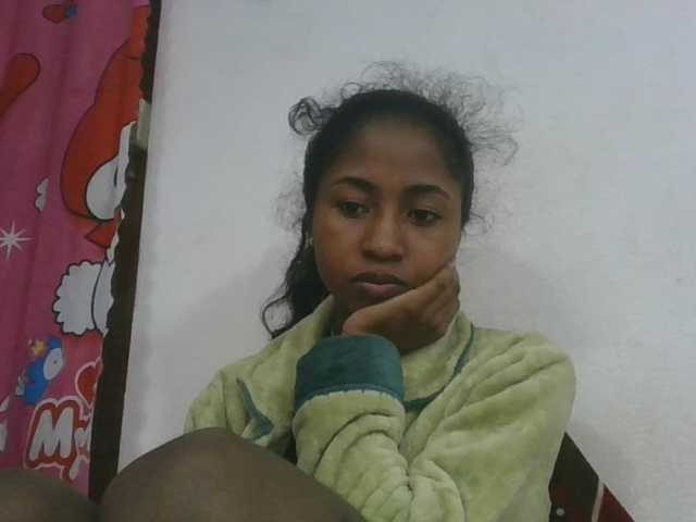 Marinah1a live cam on BongaCams
