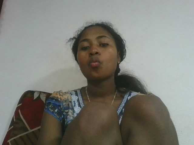Marinah1a live cam on BongaCams