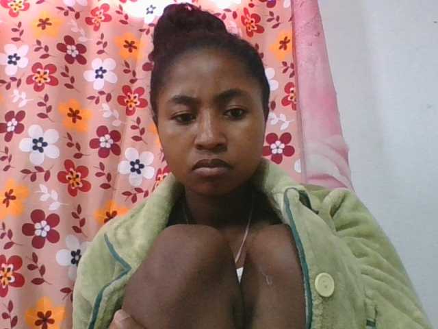 Marinah1a live cam on BongaCams