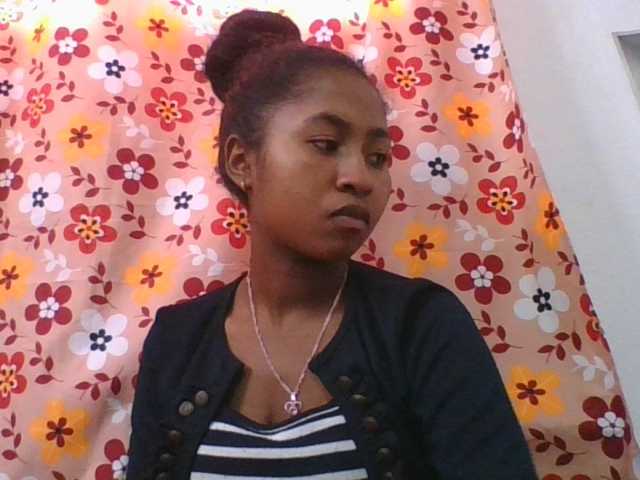 Marinah1a live cam on BongaCams