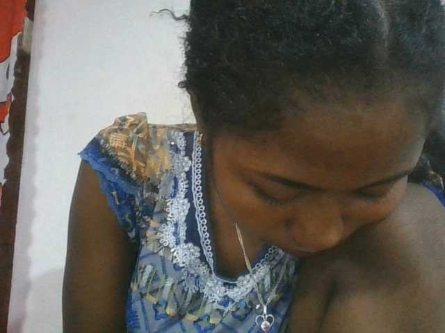 Marinah1a live cam on BongaCams
