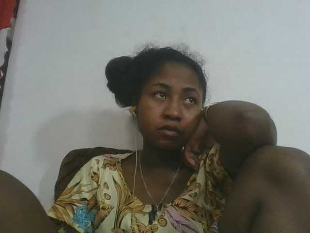 Marinah1a live cam on BongaCams
