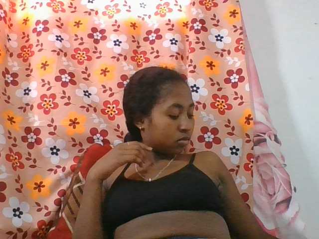 Marinah1a live cam on BongaCams