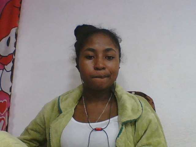 Marinah1a live cam on BongaCams
