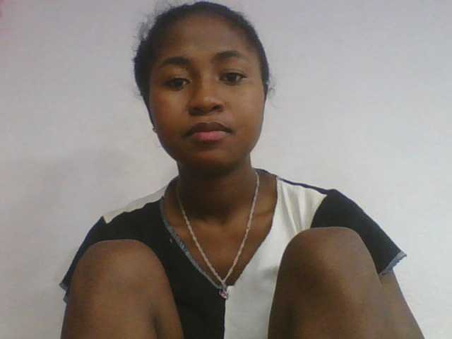 Marinah1a live cam on BongaCams