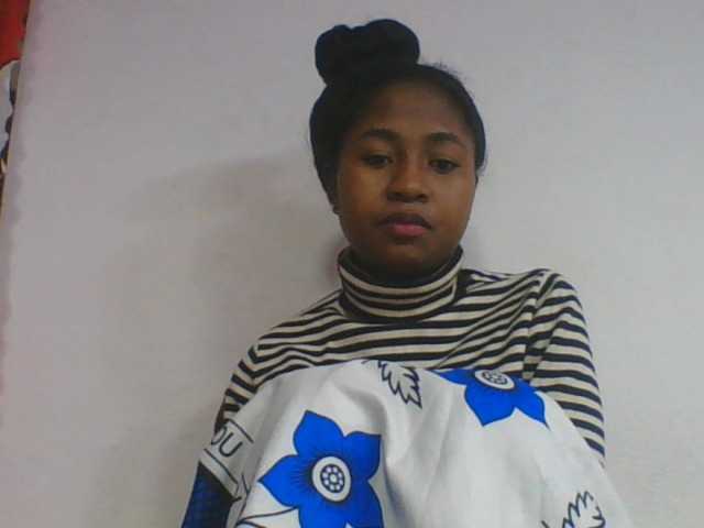 Marinah1a live cam on BongaCams