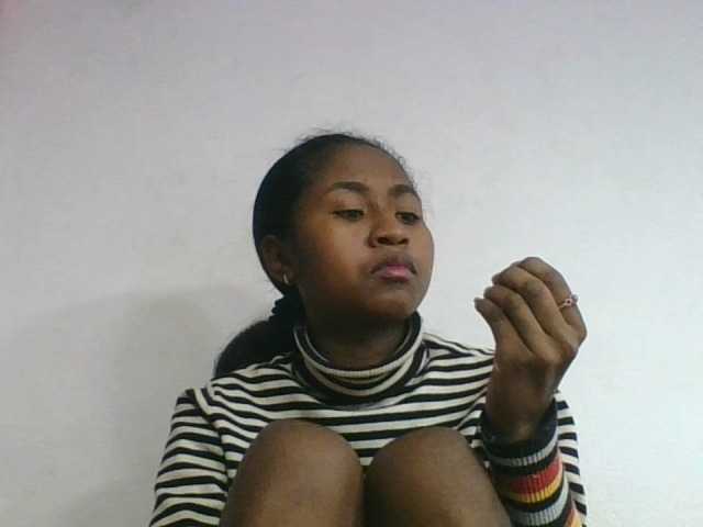 Marinah1a live cam on BongaCams