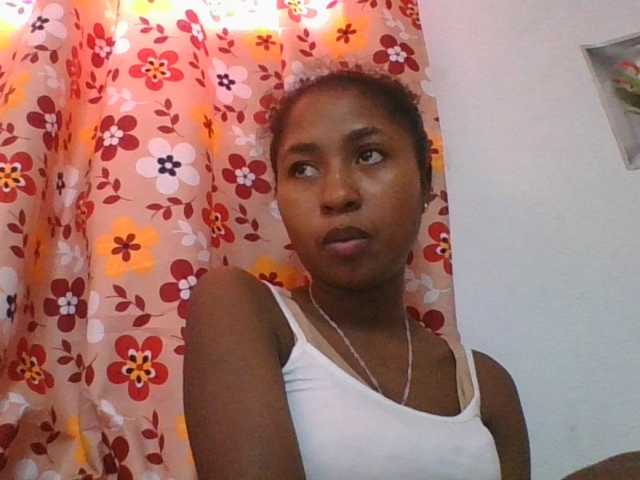 Marinah1a live cam on BongaCams