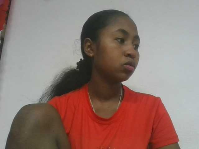 Marinah1a live cam on BongaCams