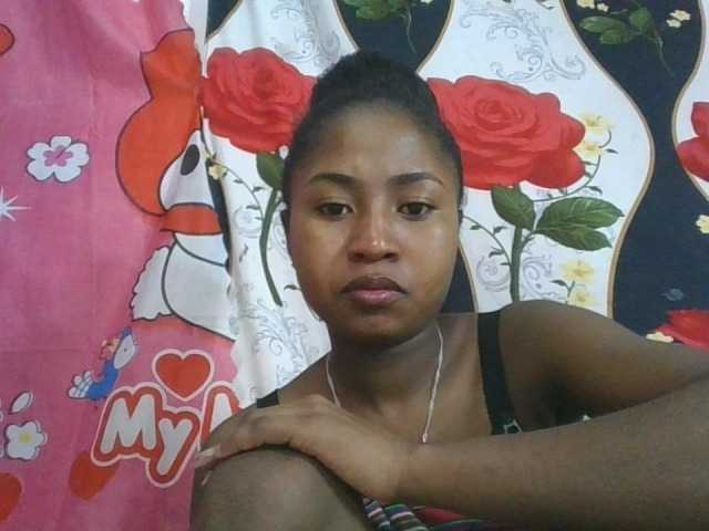 Marinah1a — live female cam