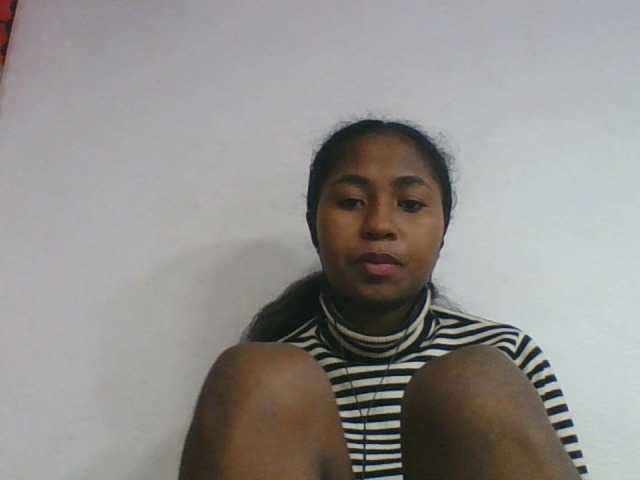 Marinah1a live cam on BongaCams