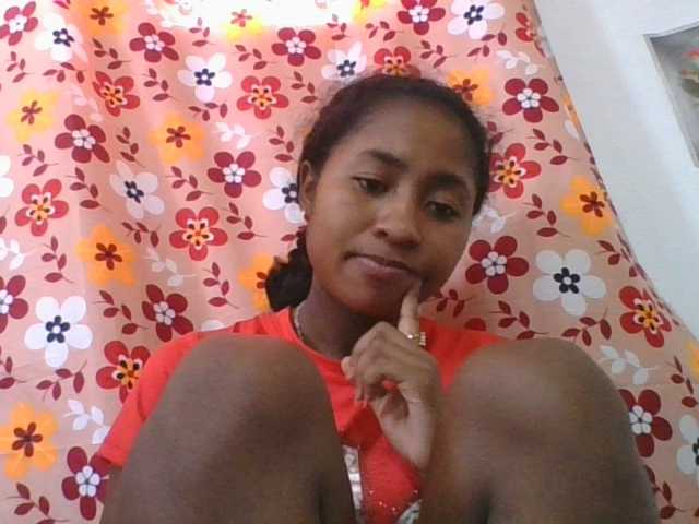 Marinah1a live cam on BongaCams