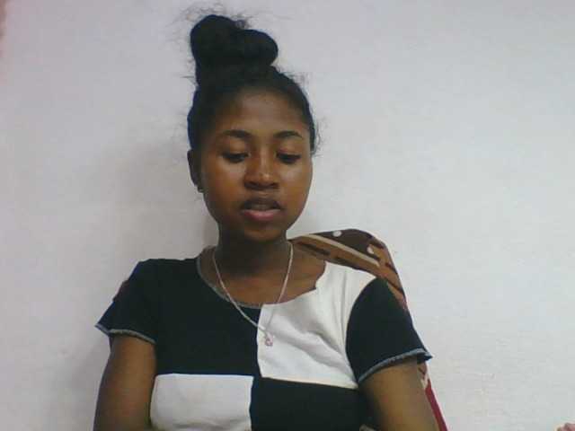 Marinah1a live cam on BongaCams