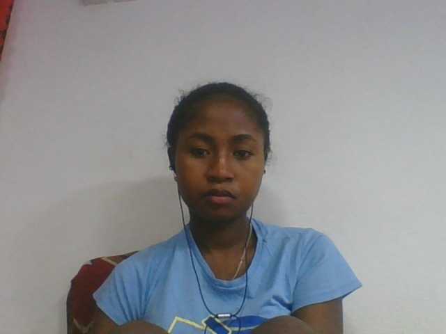 Marinah1a live cam on BongaCams