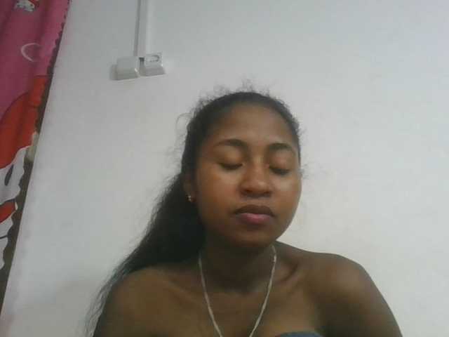 Marinah1a live cam on BongaCams
