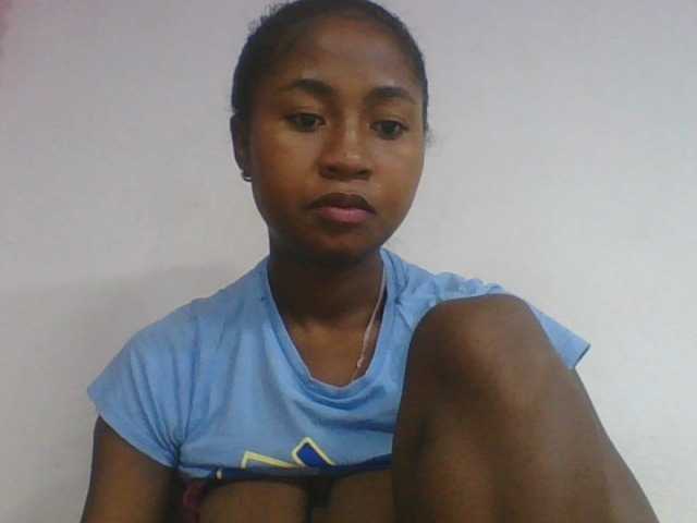 Marinah1a live cam on BongaCams