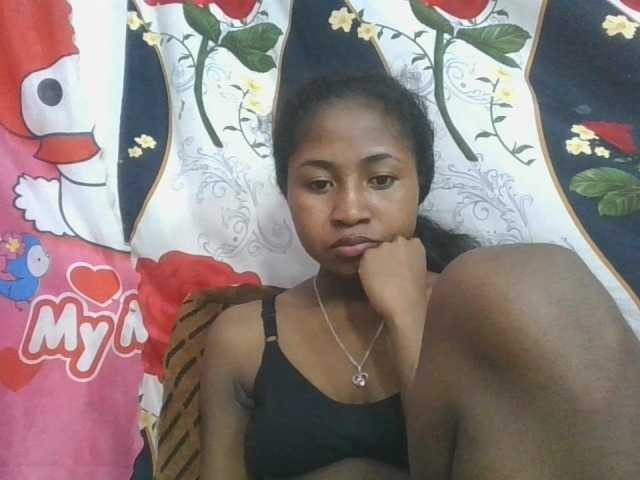 Marinah1a live cam on BongaCams