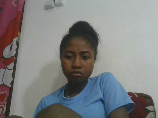 Marinah1a live cam on BongaCams