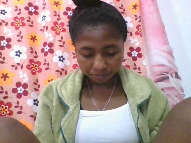Marinah1a live cam on BongaCams
