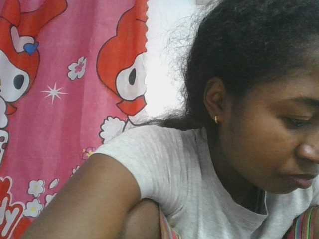 Marinah1a live cam on BongaCams