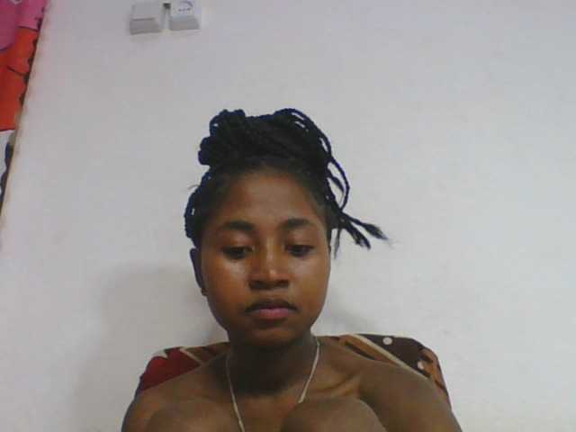 Marinah1a live cam on BongaCams