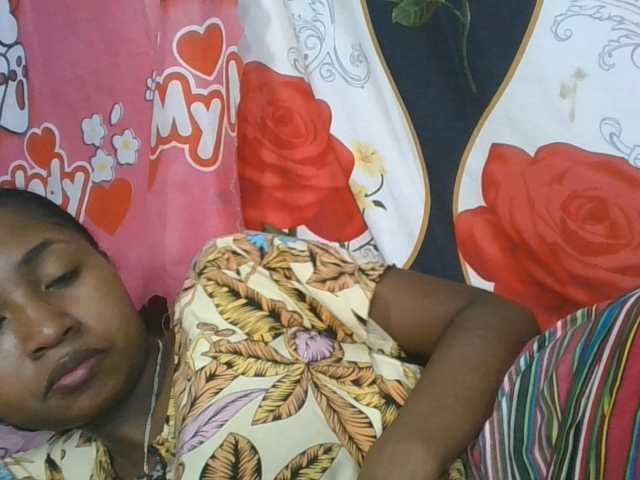 Marinah1a live cam on BongaCams