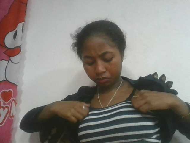 Marinah1a live cam on BongaCams