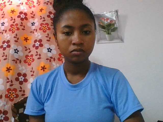 Marinah1a live cam on BongaCams