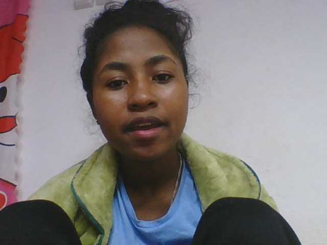 Marinah1a live cam on BongaCams