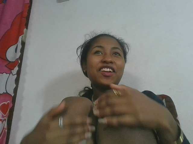 Marinah1a live cam on BongaCams