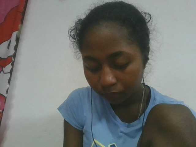 Marinah1a live cam on BongaCams