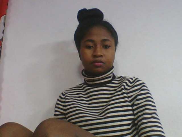 Marinah1a live cam on BongaCams