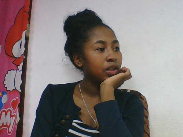 Marinah1a live cam on BongaCams