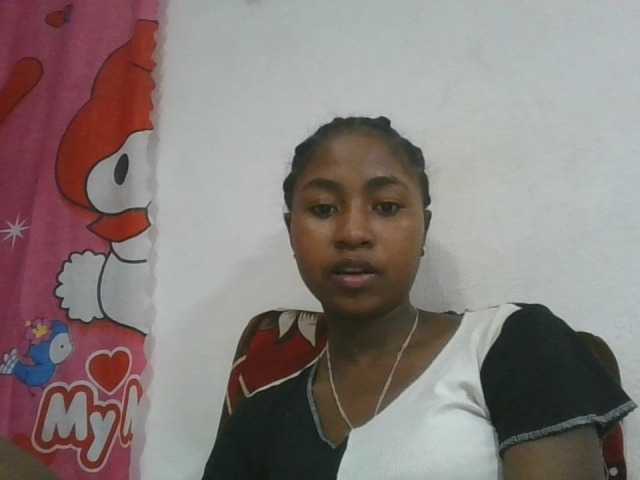 Marinah1a live cam on BongaCams