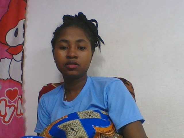 Marinah1a live cam on BongaCams