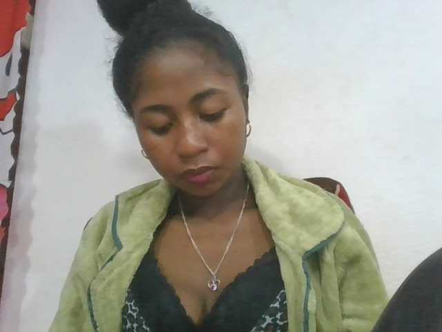 Marinah1a live cam on BongaCams