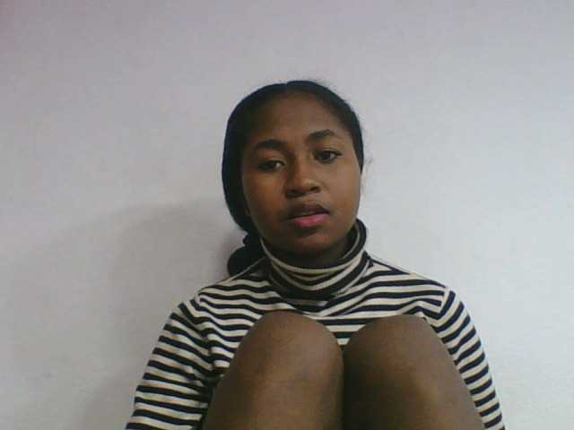 Marinah1a live cam on BongaCams