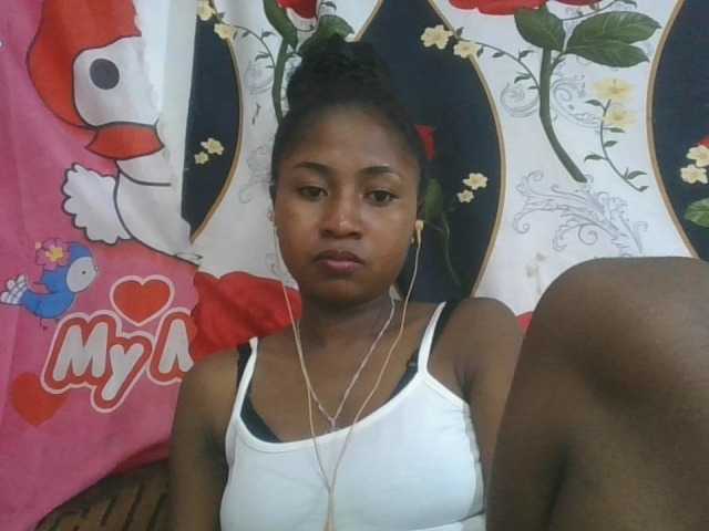Chat with Marinah1a live cam