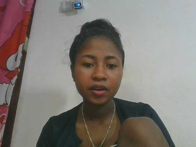 Marinah1a live cam on BongaCams